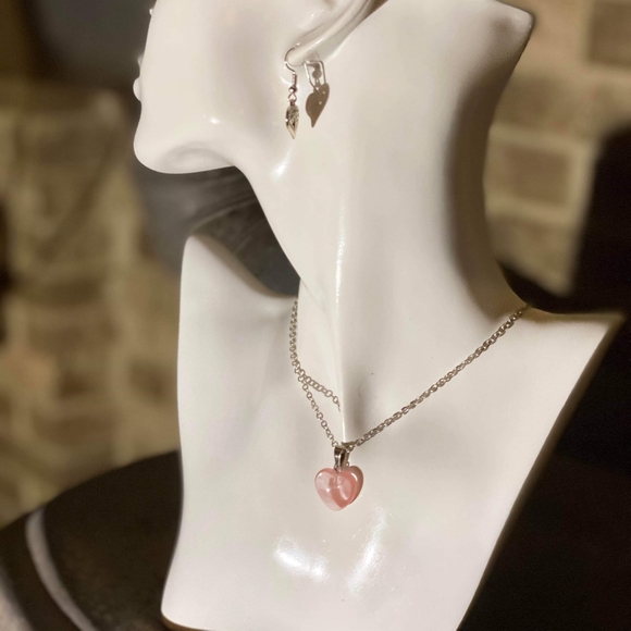 Necklace - Picture 1 of 1